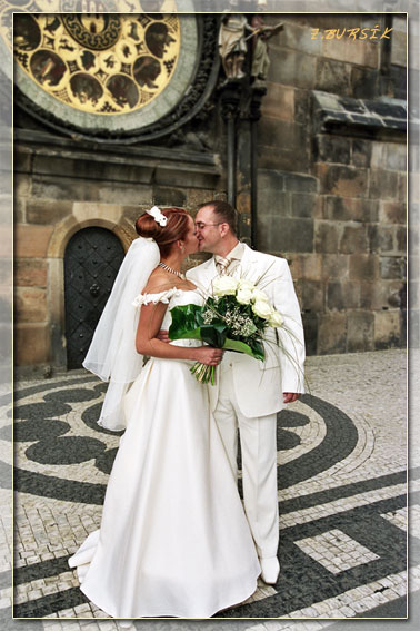 svatební fotograf Bursík - svatební fotografie Praha Staroměstská radnice